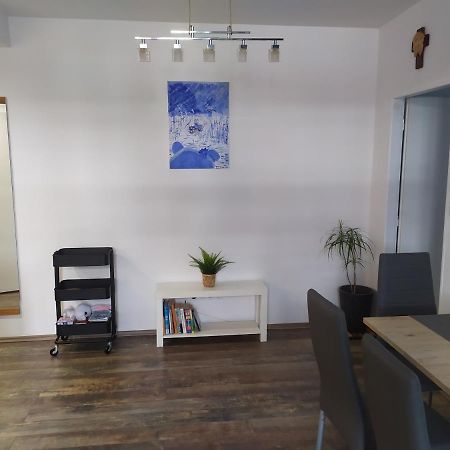 Pisqor Apartment - Self Check-In Bratislava Eksteriør bilde