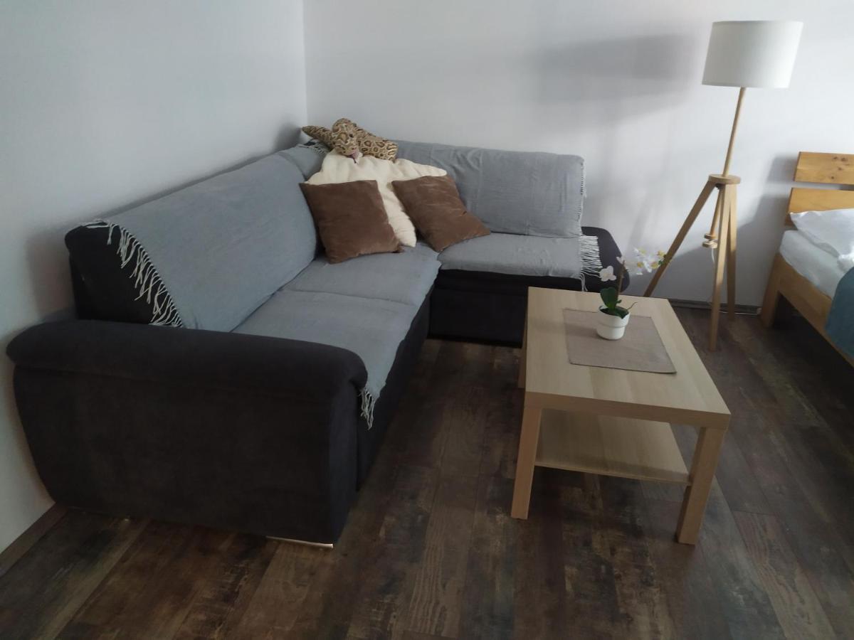 Pisqor Apartment - Self Check-In Bratislava Eksteriør bilde