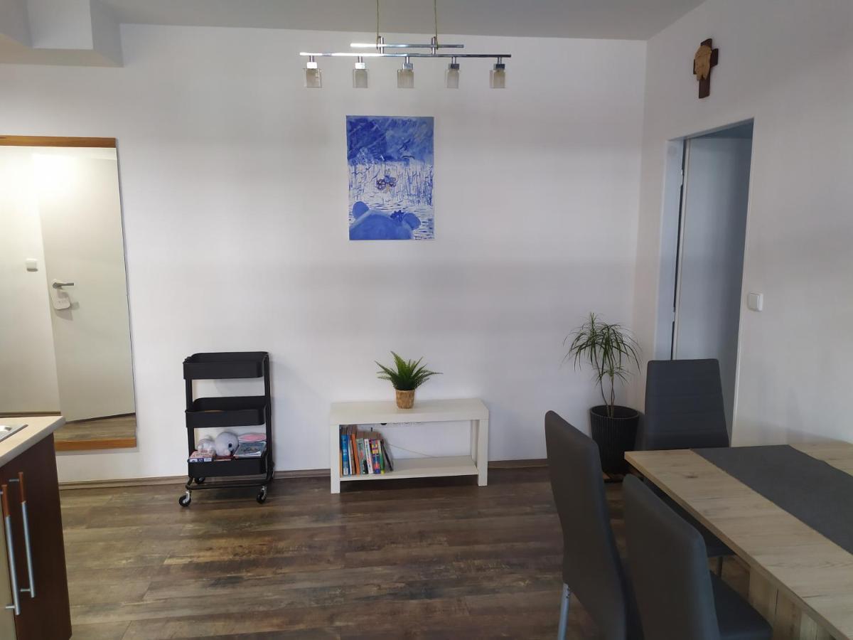Pisqor Apartment - Self Check-In Bratislava Eksteriør bilde