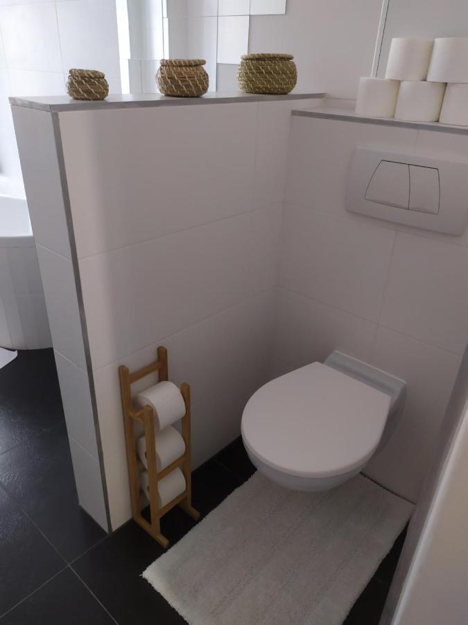 Pisqor Apartment - Self Check-In Bratislava Eksteriør bilde